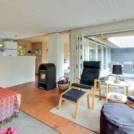 Eetu - 1-3km From The Sea By Interhome